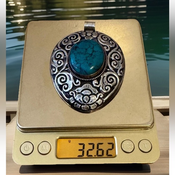 Vintage & Large Hand Carved Ethnic Tibetan Silver & Turquoise Pendant 32grams - Picture 9 of 9
